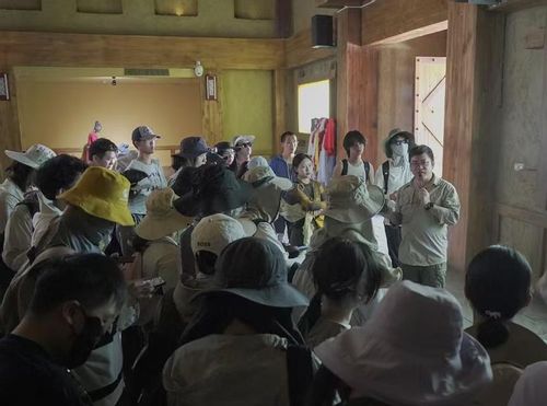 图17 交河驿周立旻老师讲课.jpg