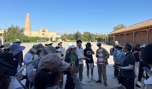 图18 孔翔讲解苏公塔历史文化.jpg